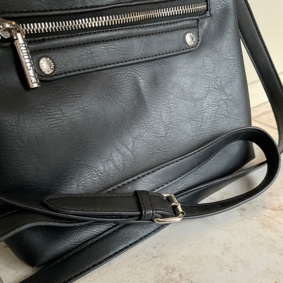 Roots 73 - Vegan Leather Crossbody Black Colour Shoulder Bag NWOT - Picture 3 of 16